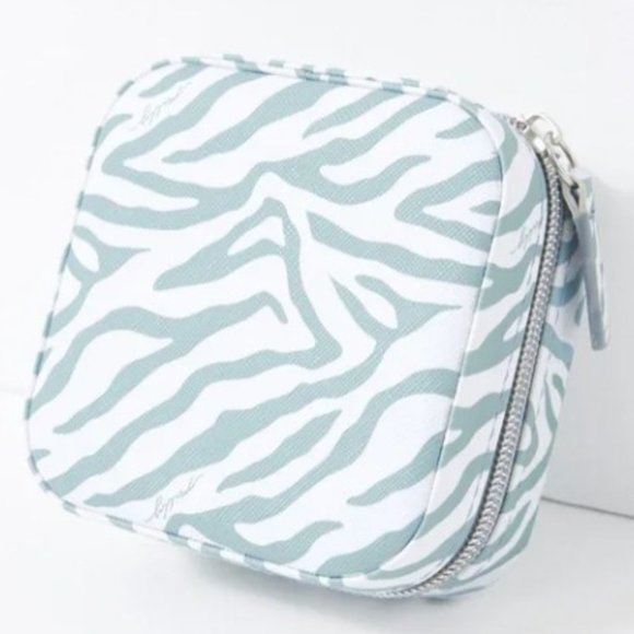 Milly Traveling Jewelry Case Blue & White Zebra Print NWT - Picture 12 of 14